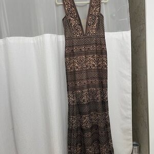 Elegant Black and Tan Patterned Dress